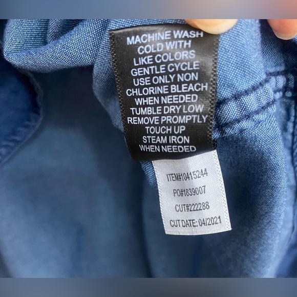 Torrid Women’s Size 3X Taylor Medium Wash Denim Button-Down Shirt - Picture 9 of 10